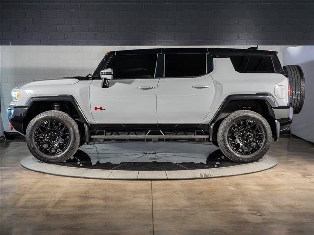 Used 2024 GMC Hummer EV 2X w/ LPO, Sport Package AWD/4WD image 2