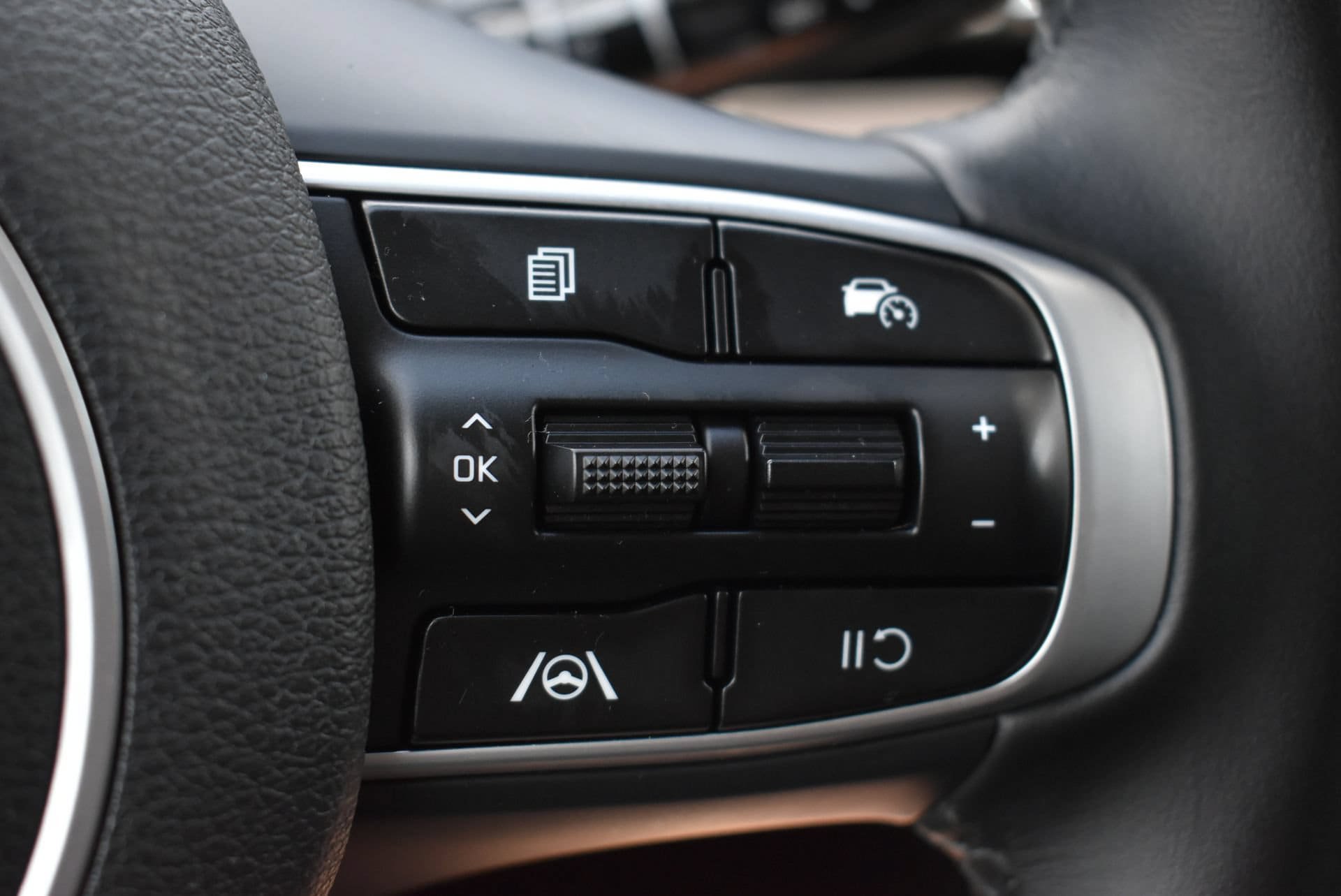 Used 2023 Kia Sportage EX FWD image 21