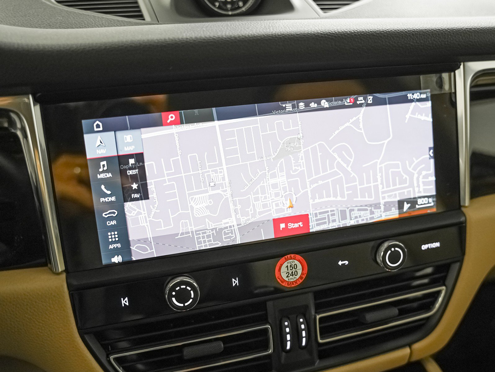 Certified 2025 Porsche Macan image 21