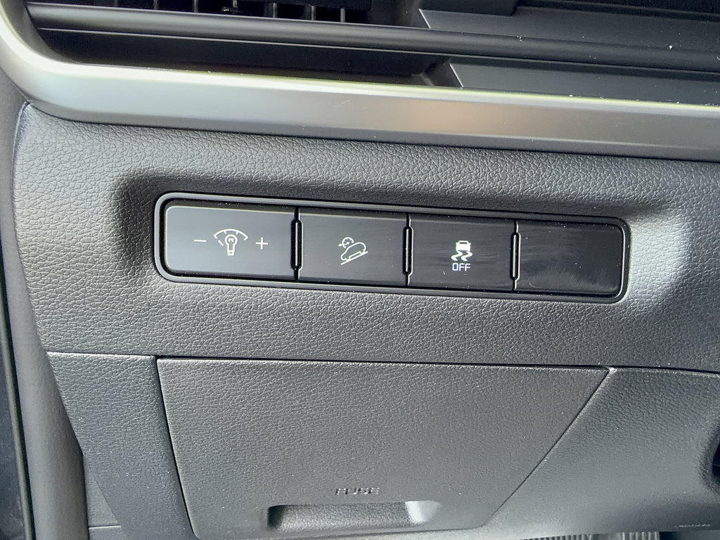 Used 2023 Kia Telluride LX FWD image 28