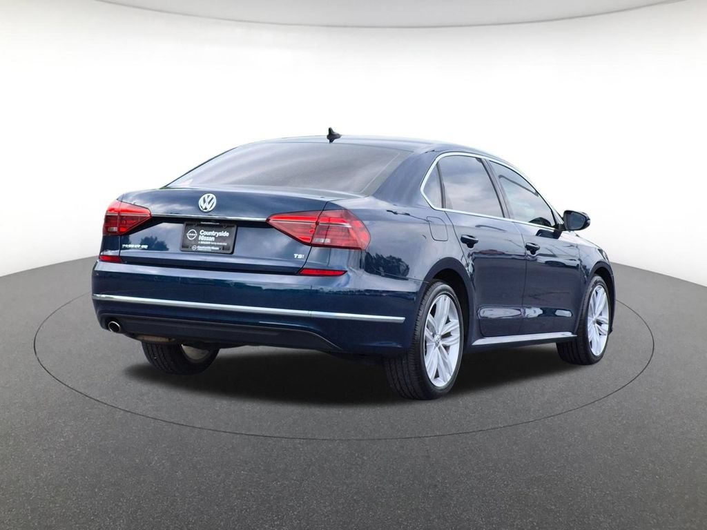 Used 2018 Volkswagen Passat 2.0T SE FWD image 4