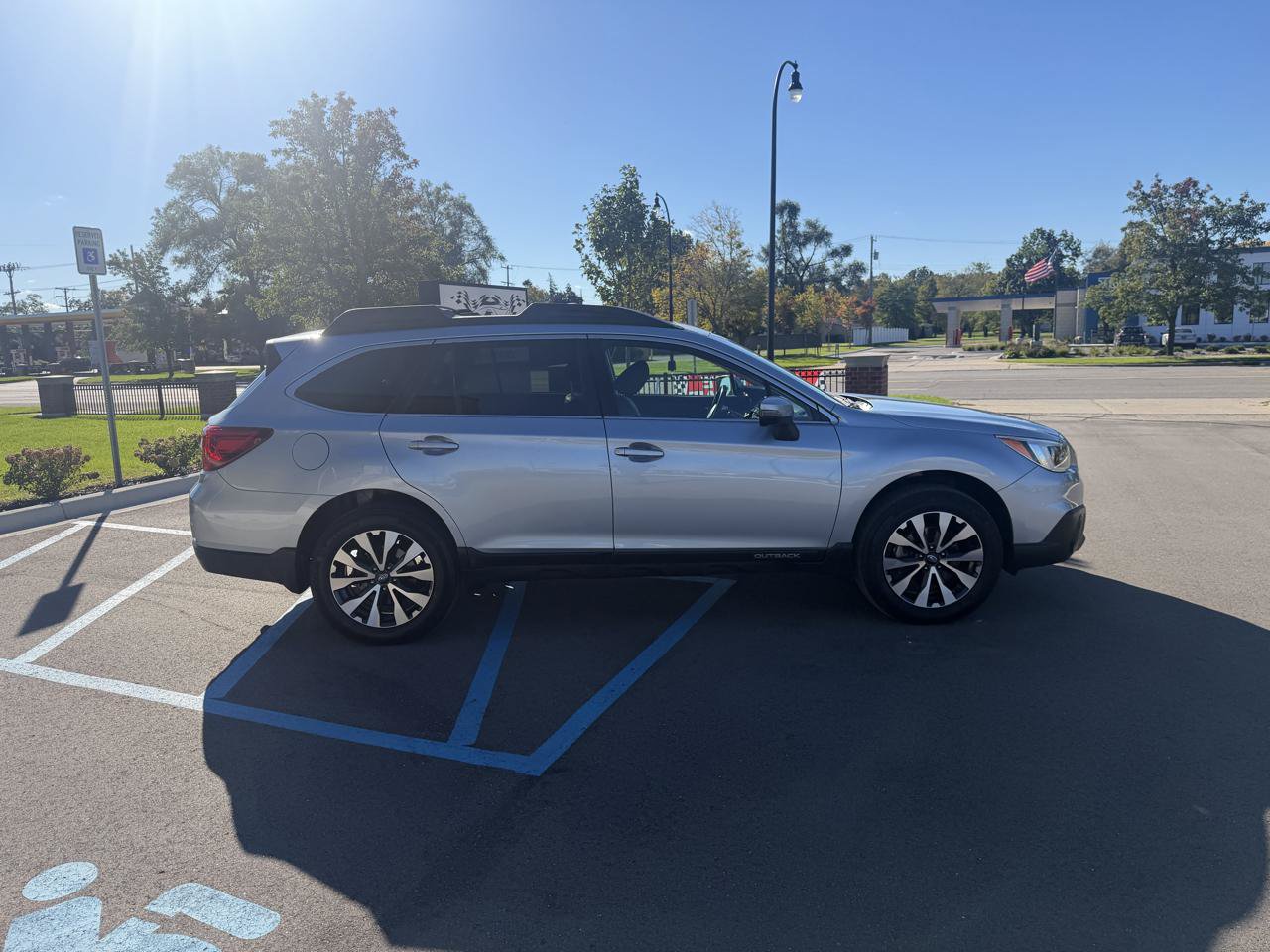 Used 2015 Subaru Outback 2.5i Limited AWD/4WD image 5