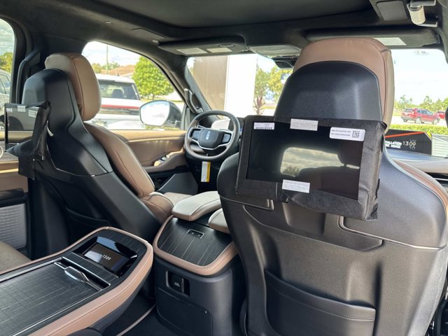 New 2025 Lincoln Navigator L Black Label image 23