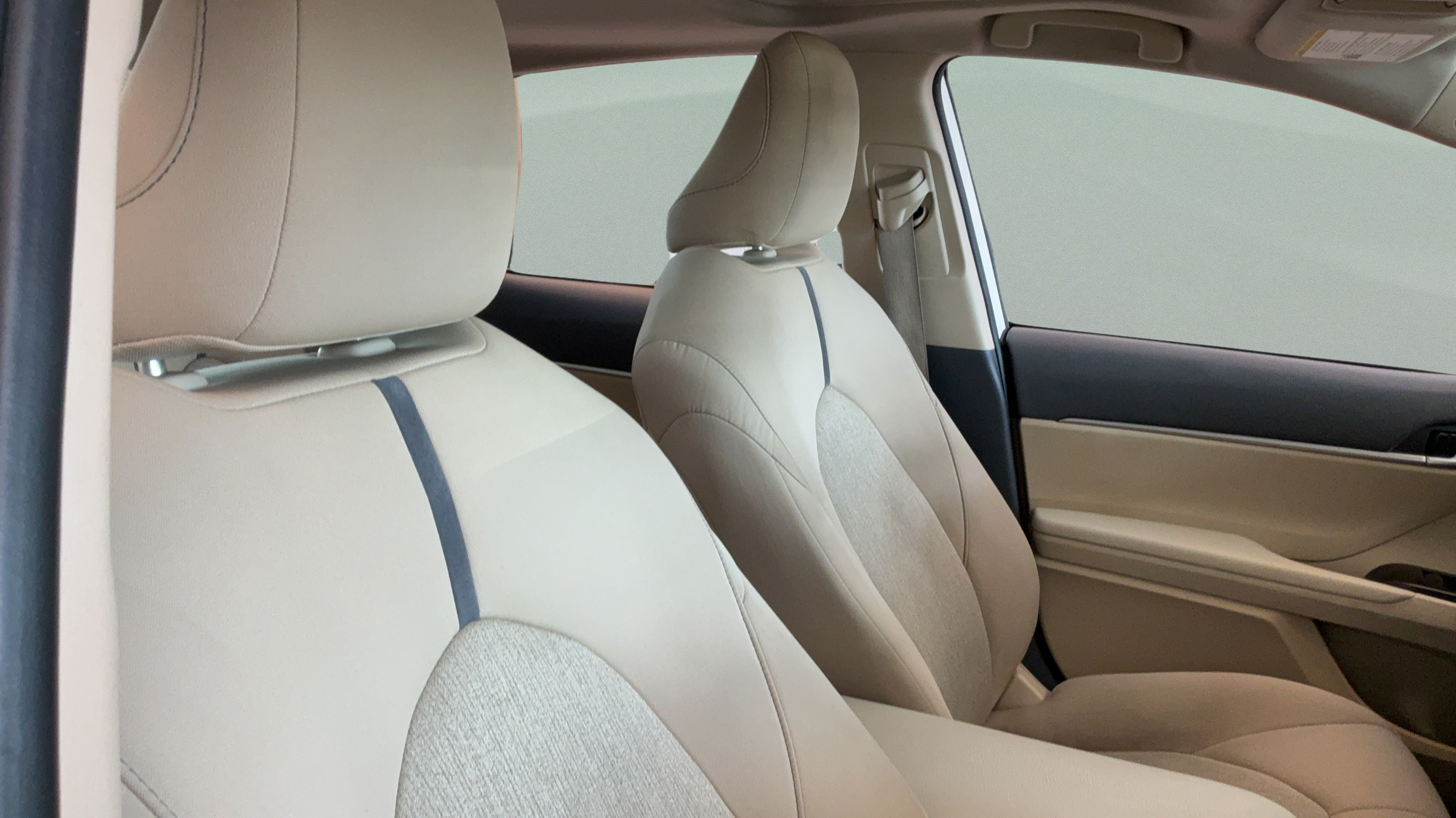 Used 2024 Toyota Camry LE w/ Convenience Package FWD image 39