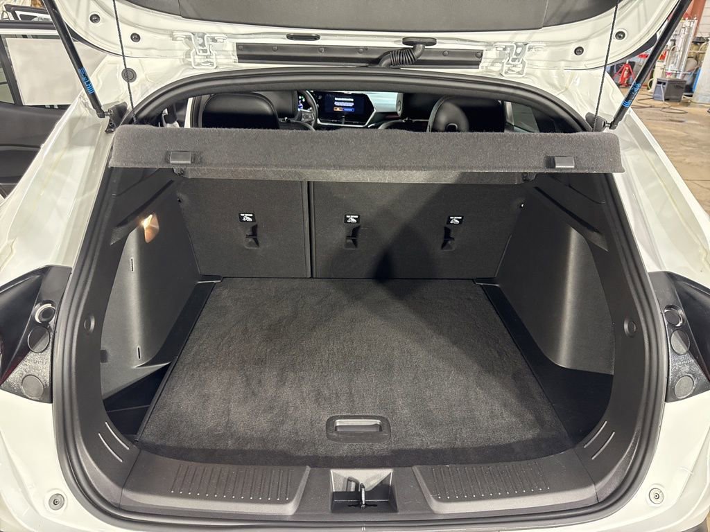 Used 2024 Chevrolet Trax RS w/ Driver Confidence Package image 24