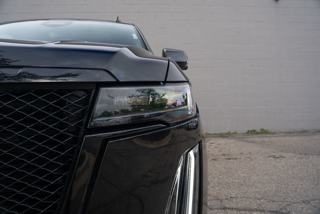 Used 2023 Cadillac Escalade Sport Platinum w/ Heavy-Duty Trailer Package AWD/4WD image 11