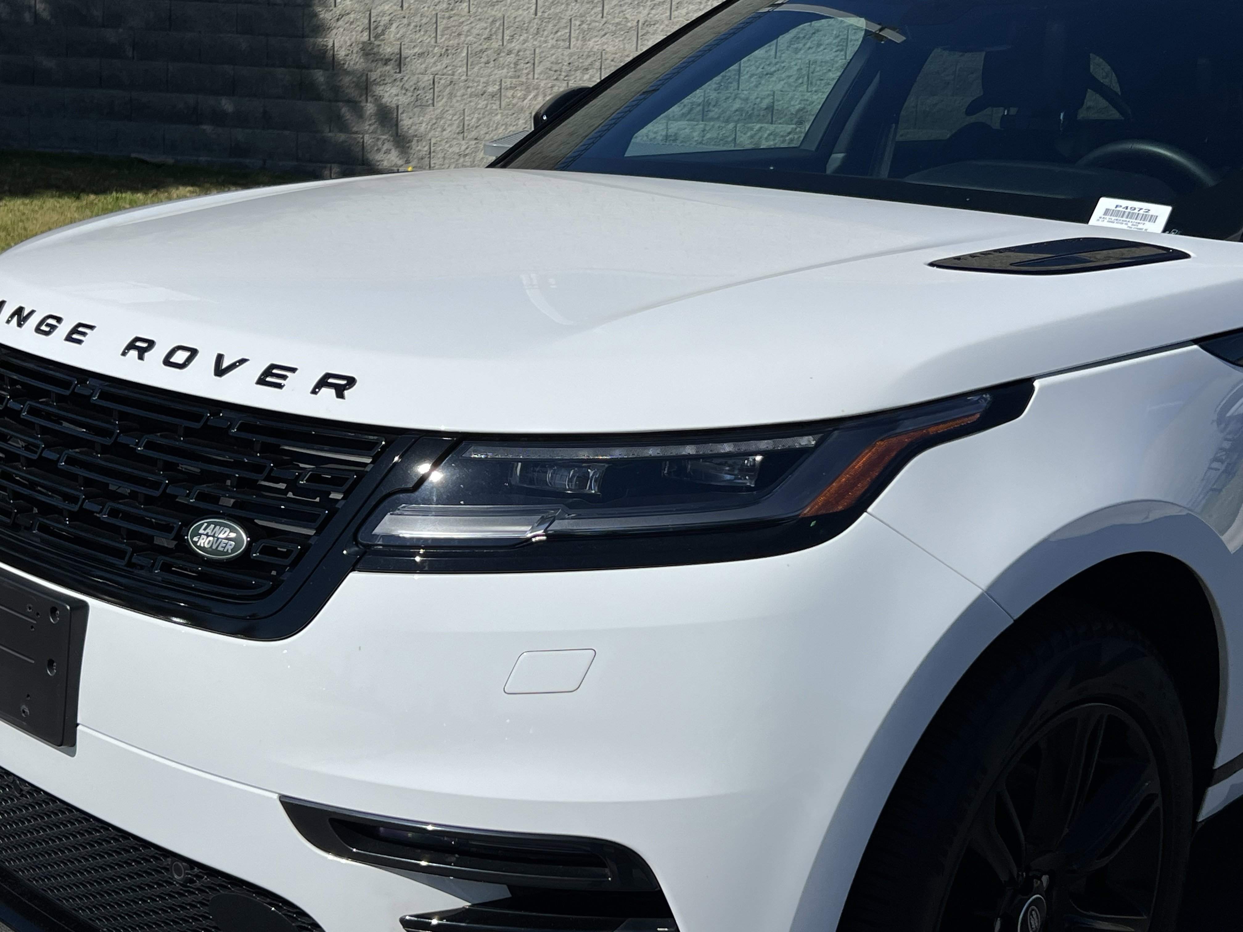 Used 2024 Land Rover Range Rover Velar Dynamic SE image 11