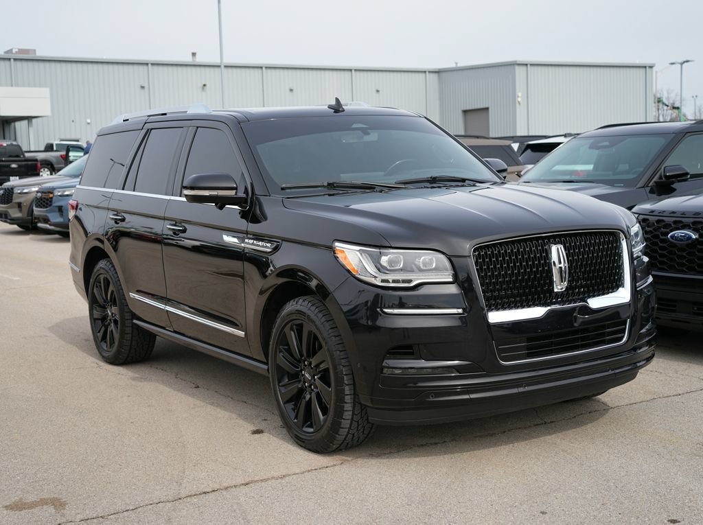 Used 2023 Lincoln Navigator Reserve w/ Equipment Group 201A AWD/4WD image 4