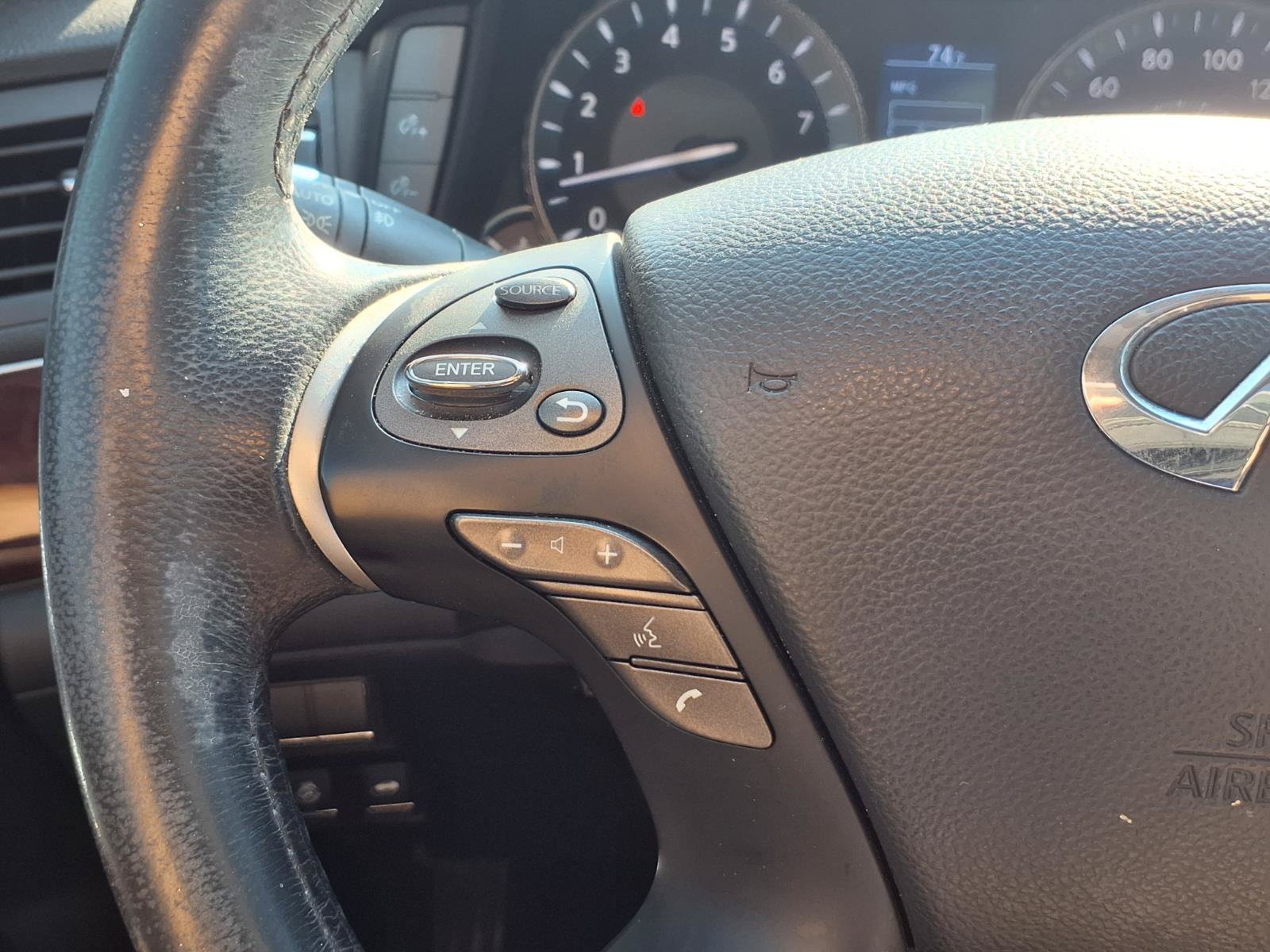 Used 2015 INFINITI Q70 L 3.7 AWD/4WD image 15