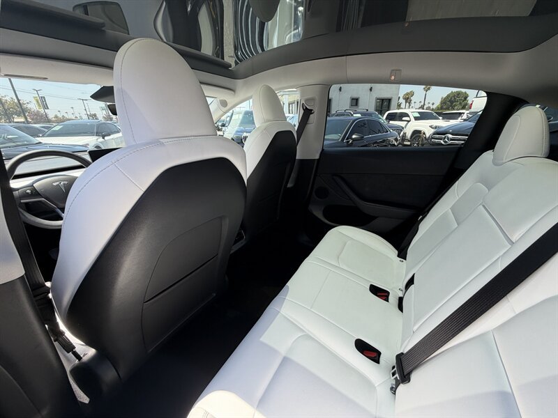 Used 2024 Tesla Model Y Long Range AWD/4WD image 22