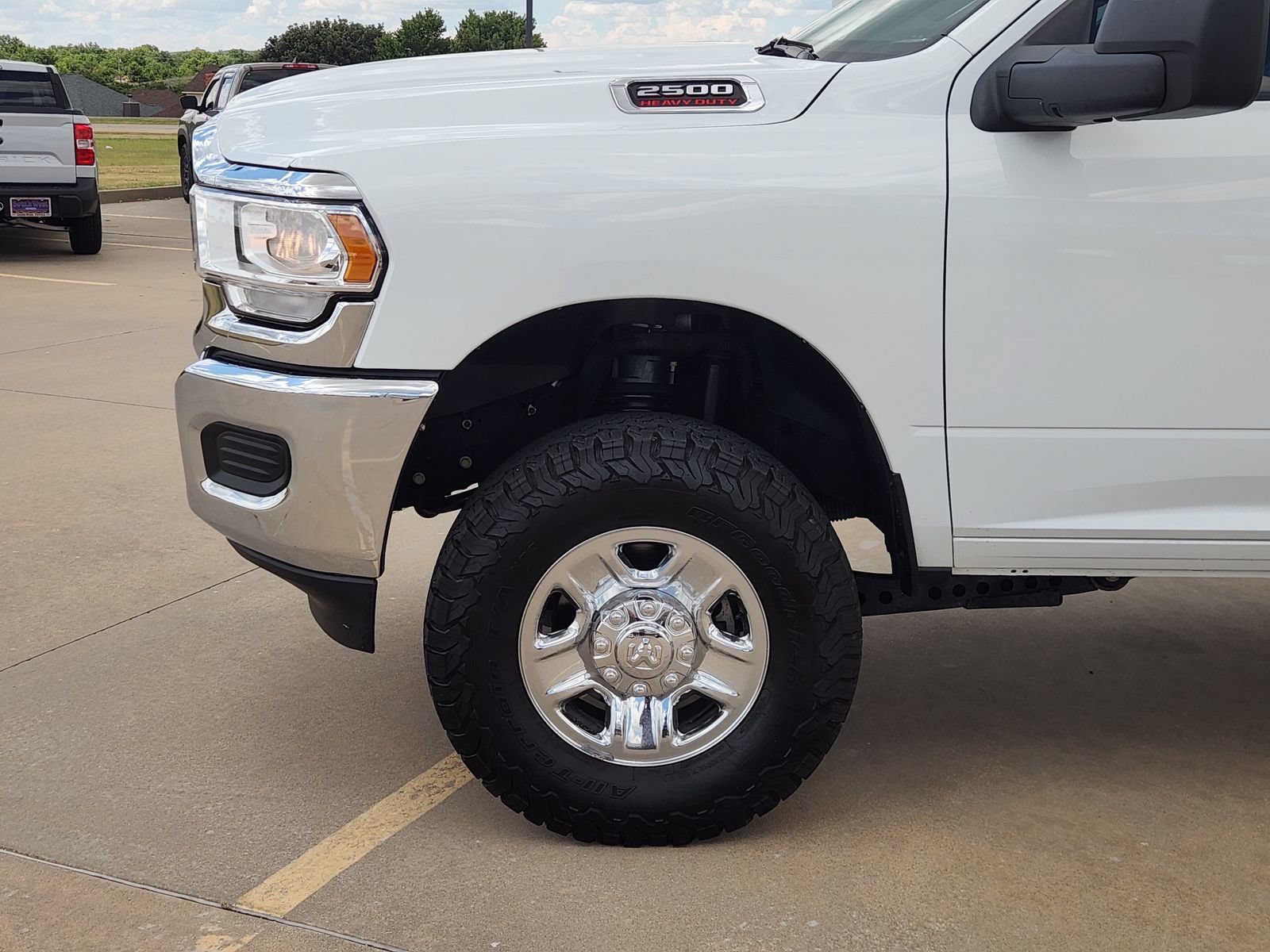 Used 2024 RAM 2500 Tradesman w/ Chrome Appearance Group AWD/4WD image 10