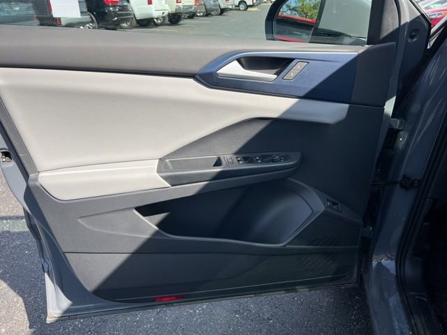 Used 2022 Volkswagen Taos SE w/ Panoramic Sunroof Package image 28