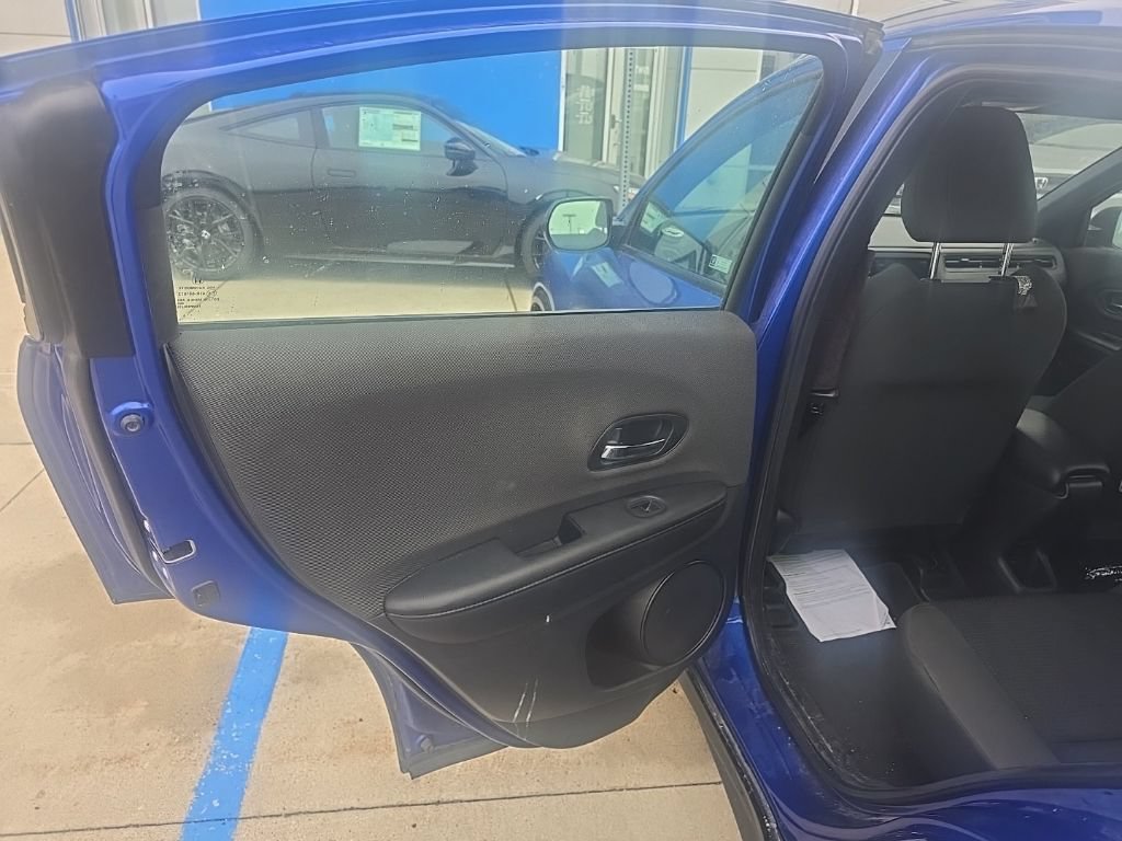 Used 2019 Honda HR-V Sport image 11