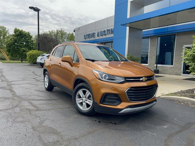 Used 2017 Chevrolet Trax LT w/ Sun & Sound Package FWD image 1