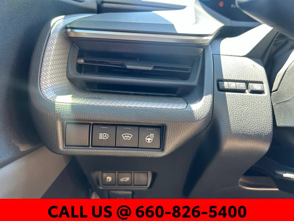Used 2023 Toyota Prius Limited w/ Limited Premium Package FWD image 14