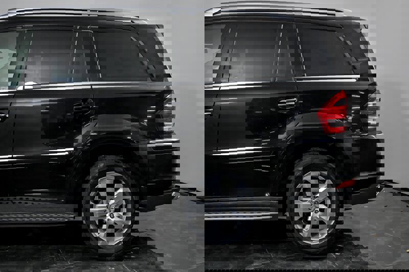 Used 2012 Mercedes-Benz GL 450 4MATIC image 7