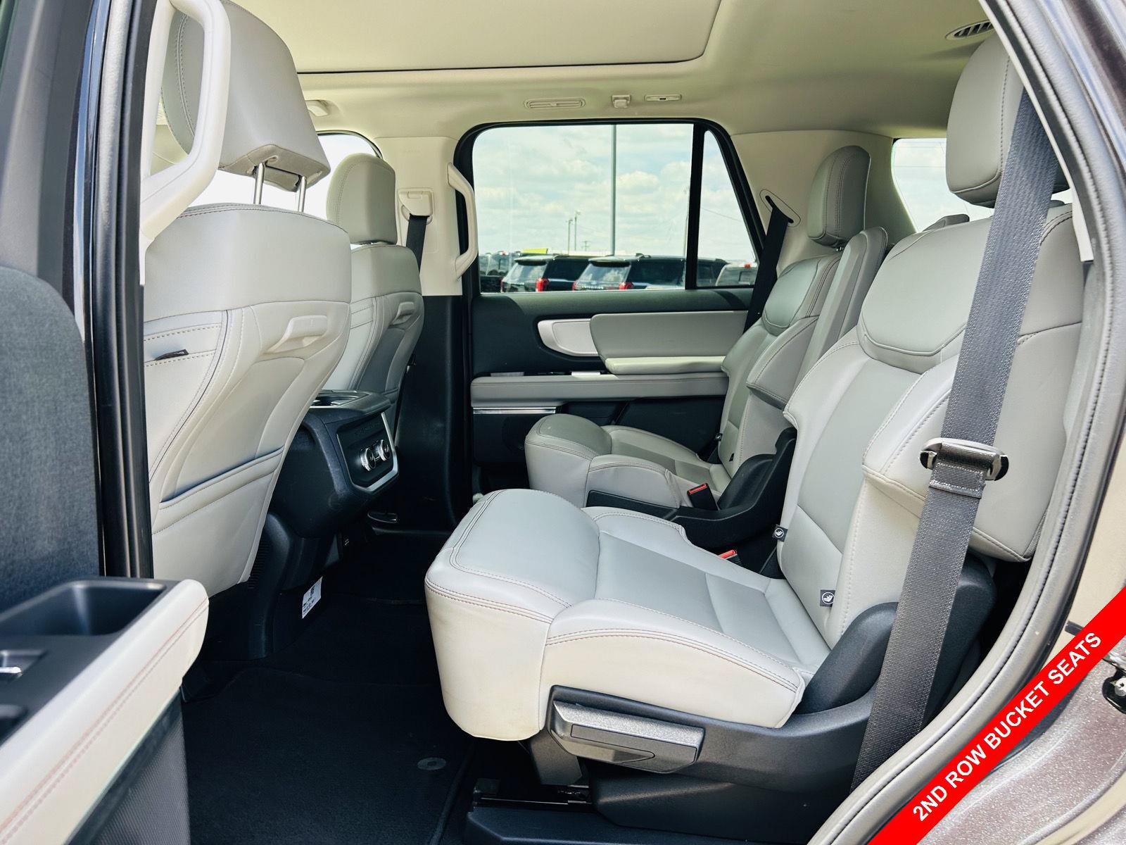 Used 2025 Ford Expedition Active AWD/4WD image 34