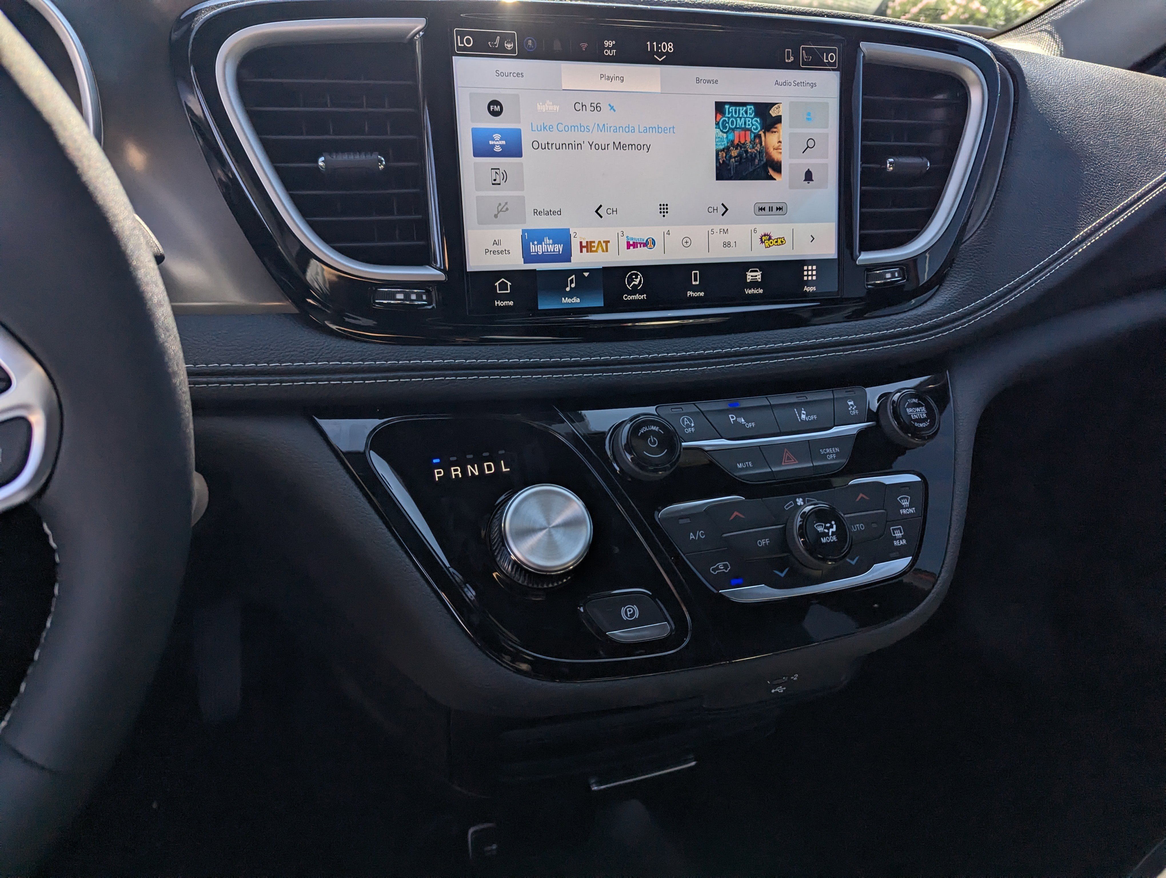 New 2026 Chrysler Pacifica Select image 10