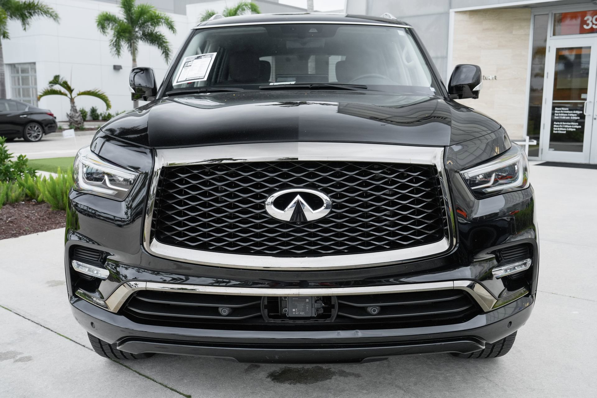Used 2023 INFINITI QX80 Premium Select w/ Cargo Package image 5