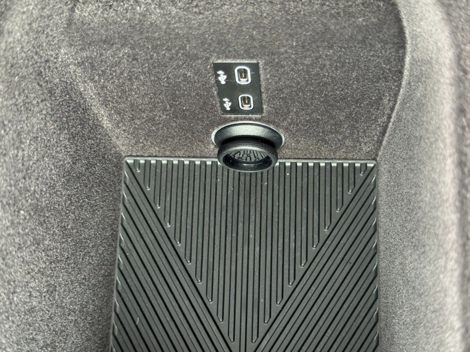 Used 2023 BMW 760i xDrive AWD/4WD image 40