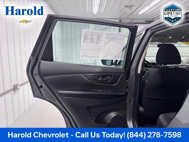Used 2019 Nissan Rogue S AWD/4WD image 12