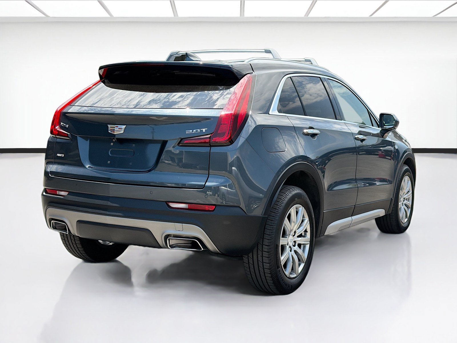 Used 2019 Cadillac XT4 Premium Luxury AWD/4WD image 4