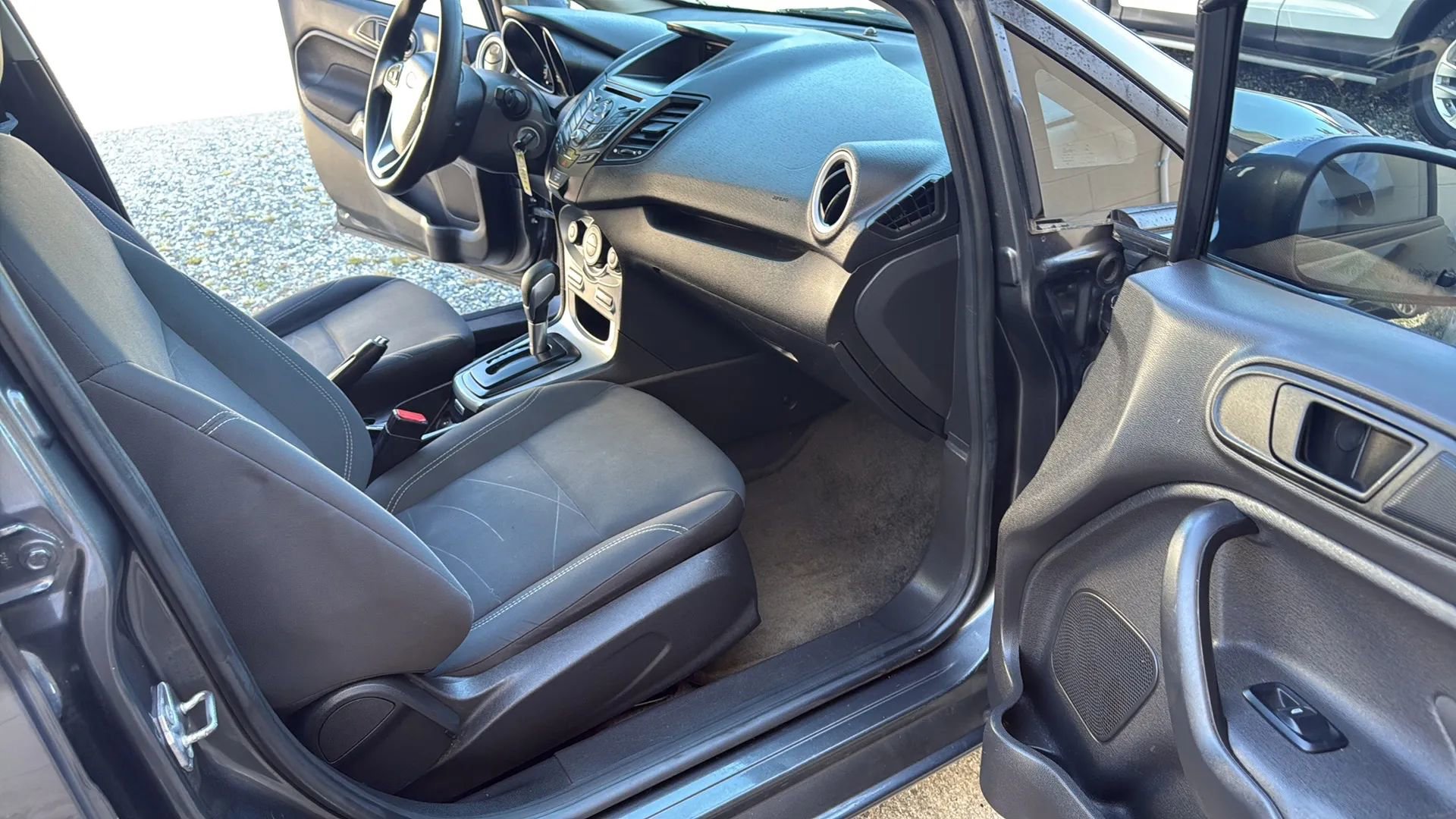 Used 2018 Ford Fiesta SE image 26