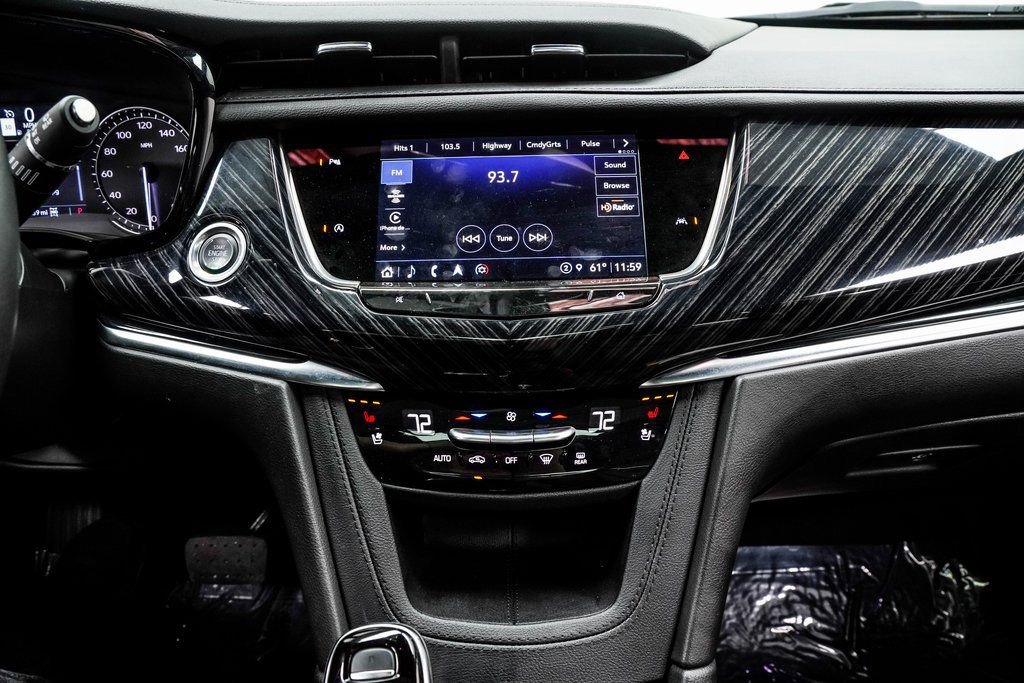 Used 2025 Cadillac XT6 Premium Luxury image 23