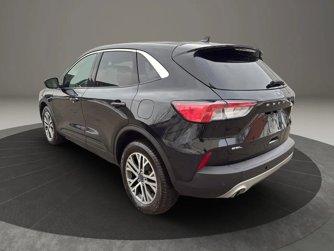 Used 2022 Ford Escape SEL image 7
