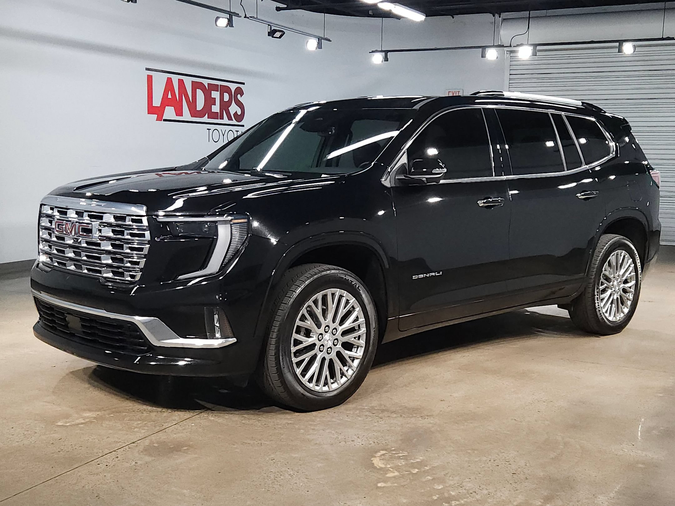 Used 2024 GMC Acadia Denali AWD/4WD image 3