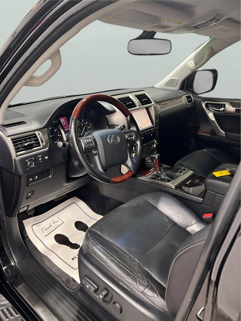 Used 2016 Lexus GX 460 w/ Premium Package AWD/4WD image 9