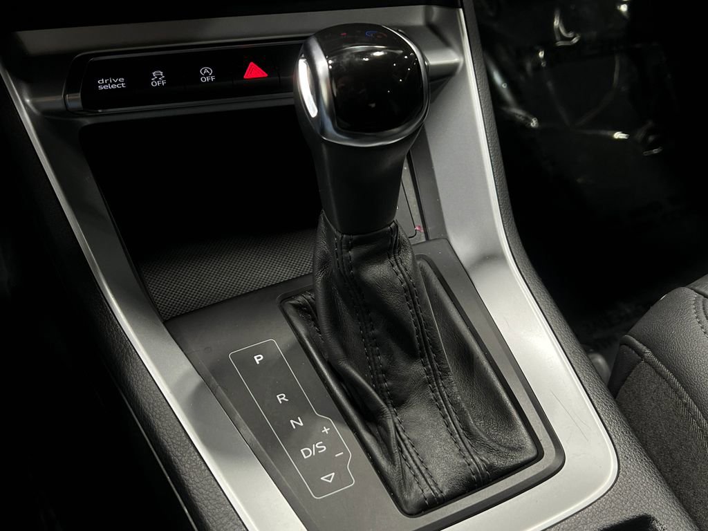Used 2020 Audi Q3 2.0T Premium image 28
