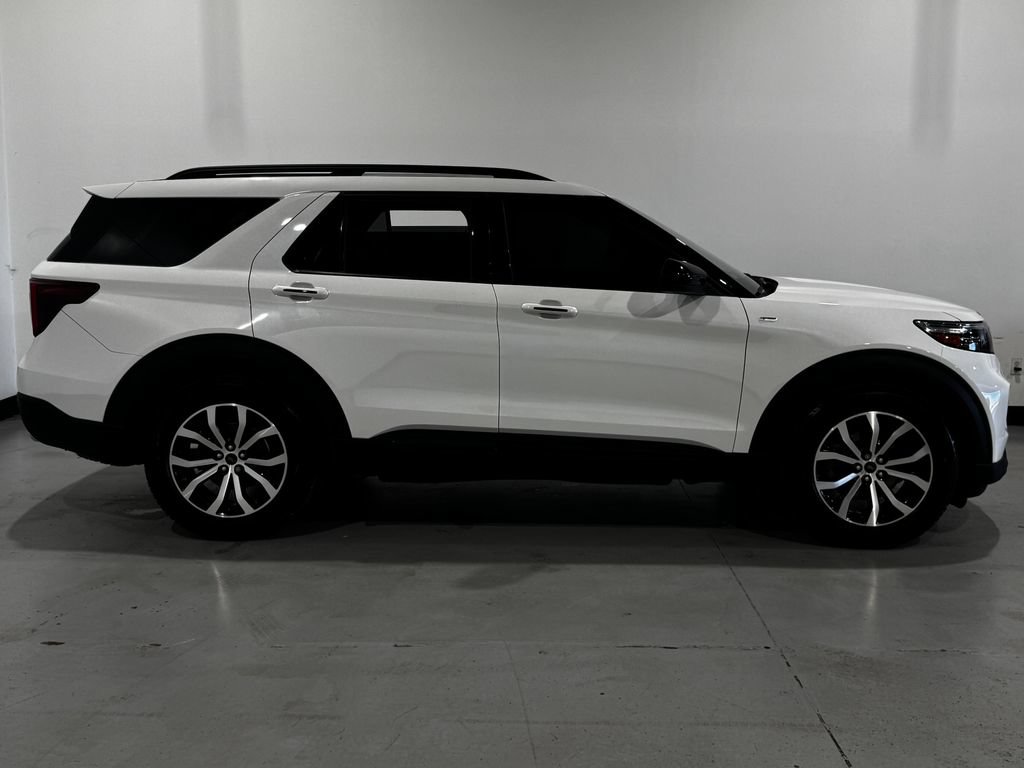 Used 2022 Ford Explorer ST-Line w/ Class IV Trailer Tow Package AWD/4WD image 22