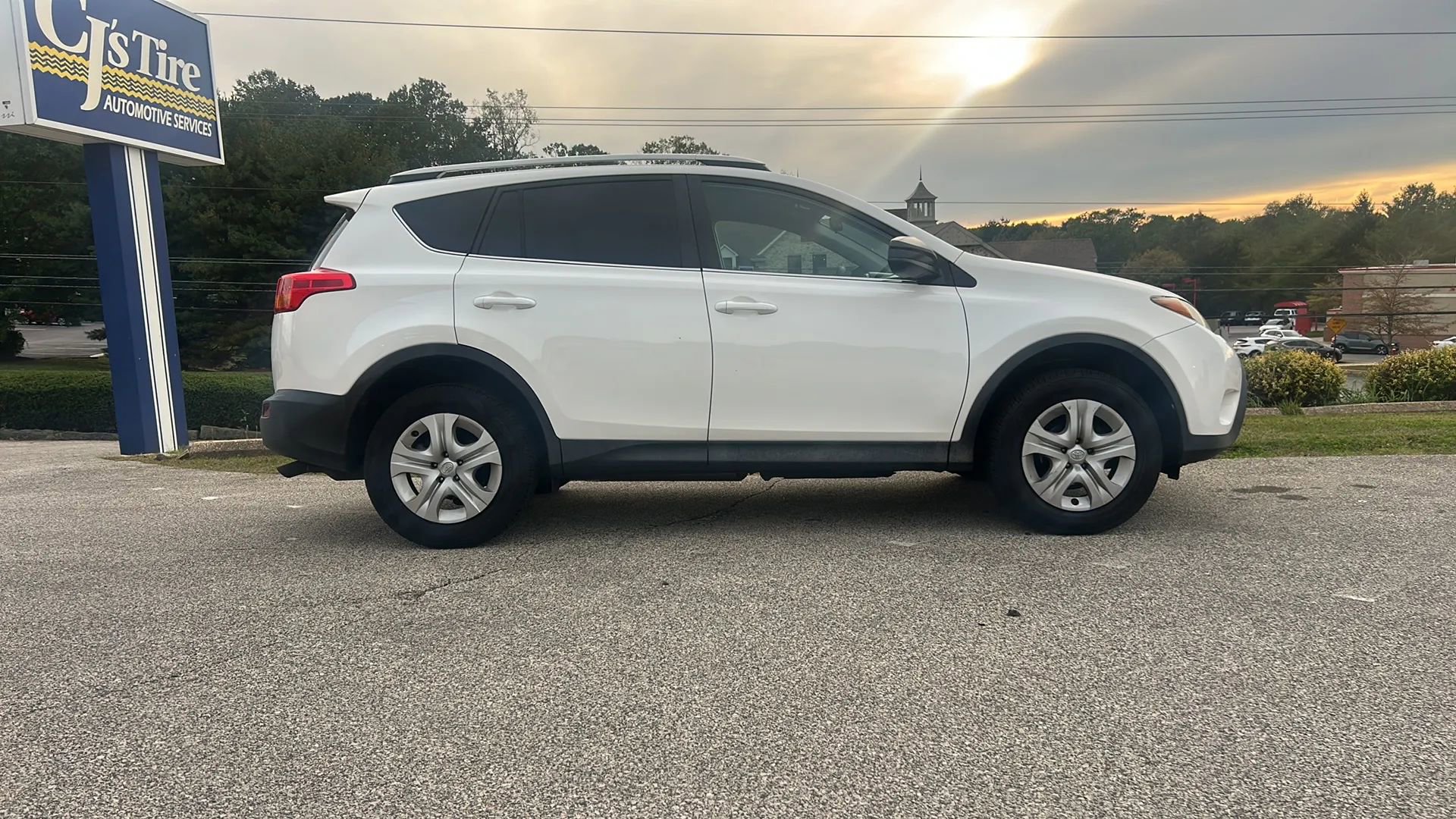 Used 2015 Toyota RAV4 LE image 8