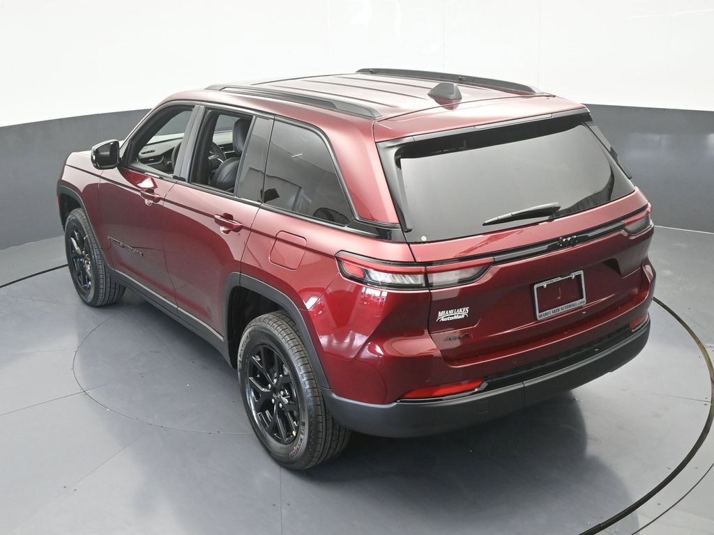 New 2025 Jeep Grand Cherokee Laredo image 44