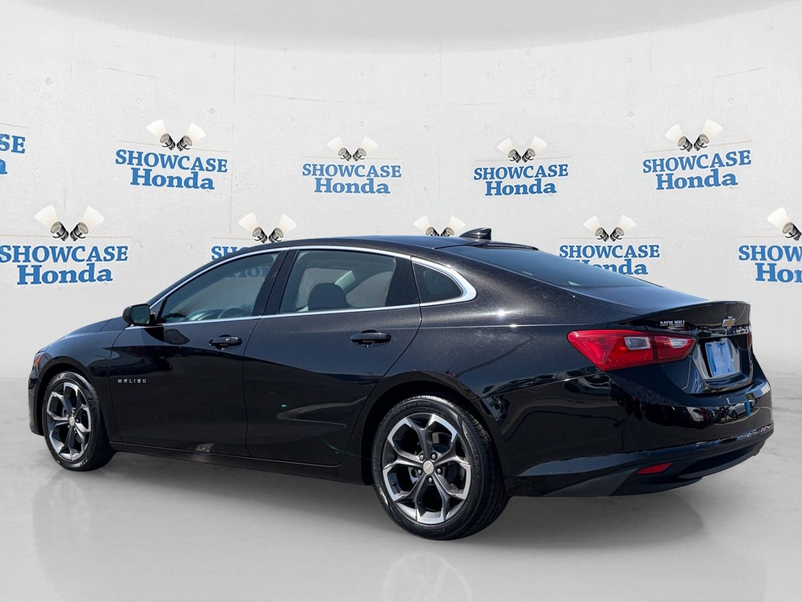 Used 2023 Chevrolet Malibu LT FWD image 4