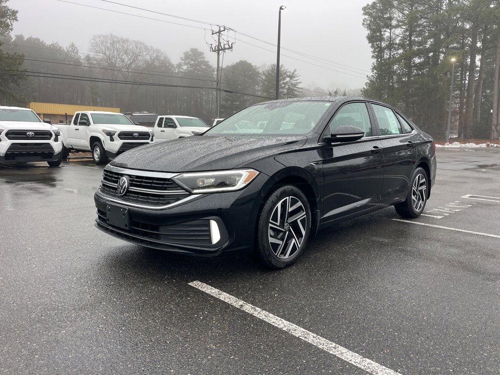 Used 2024 Volkswagen Jetta SEL image 2