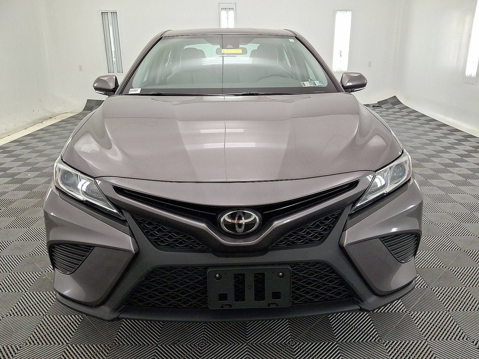 Used 2020 Toyota Camry SE w/ Cold Weather Package AWD/4WD image 29
