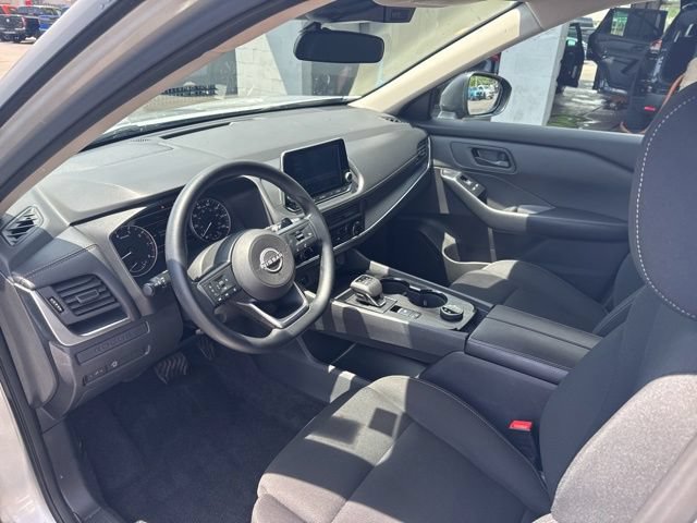 Used 2024 Nissan Rogue S AWD/4WD image 9