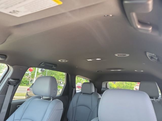 Used 2023 Buick Enclave Essence AWD/4WD image 18