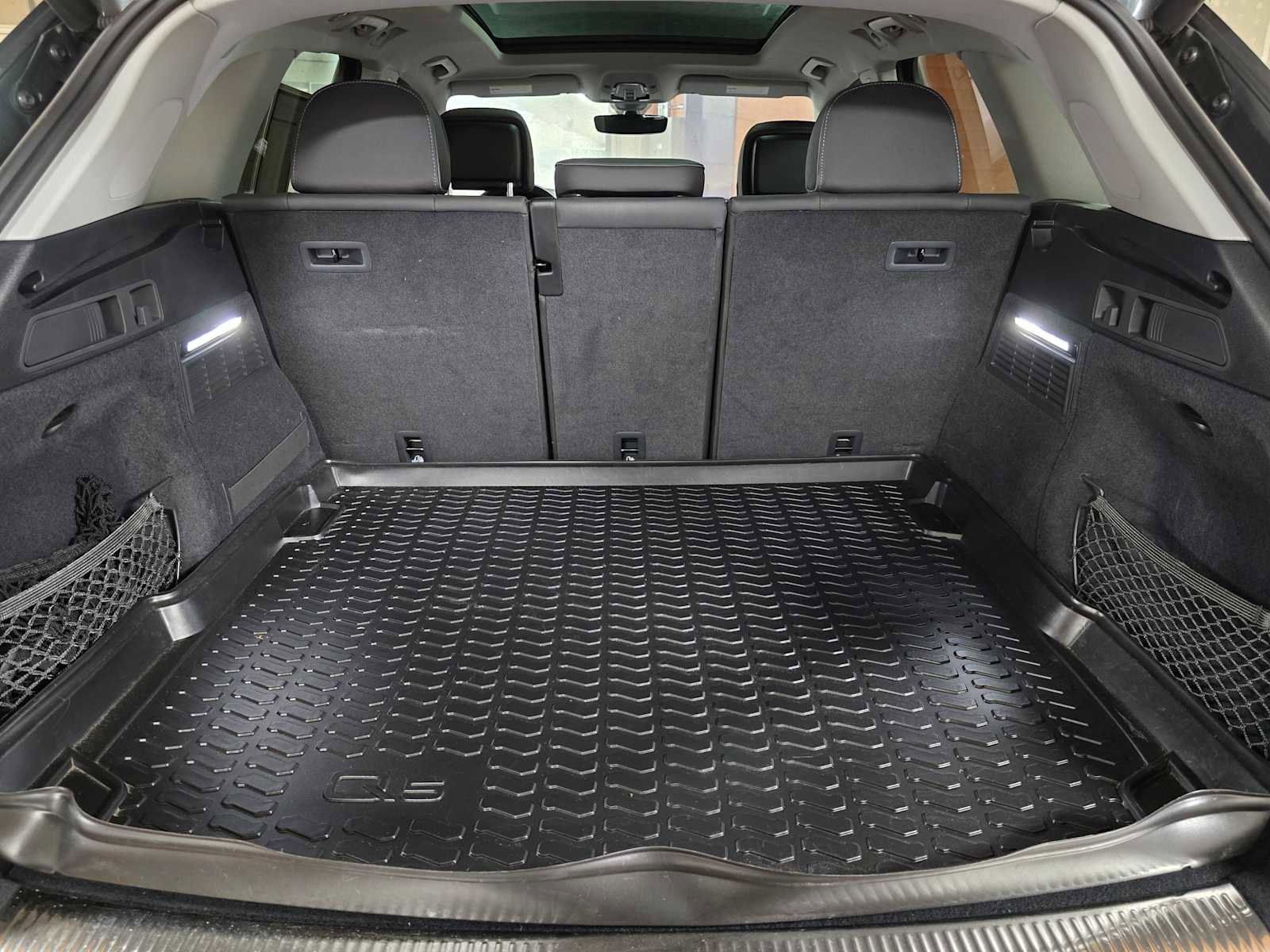 Used 2021 Audi Q5 e Prestige w/ Prestige Package image 17