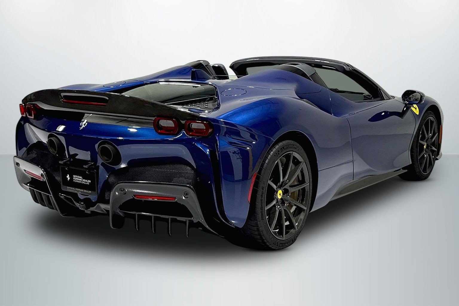 Used 2022 Ferrari SF90 Spider AWD/4WD image 7
