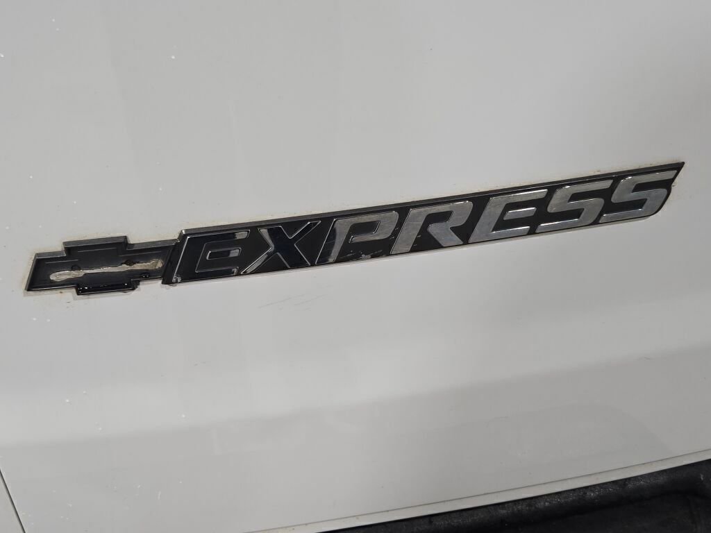 Used 2017 Chevrolet Express 3500 image 17