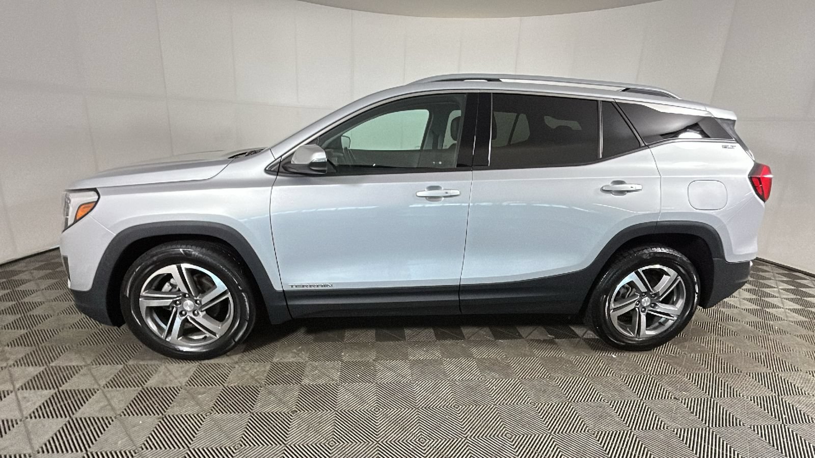 Used 2021 GMC Terrain SLT FWD image 7