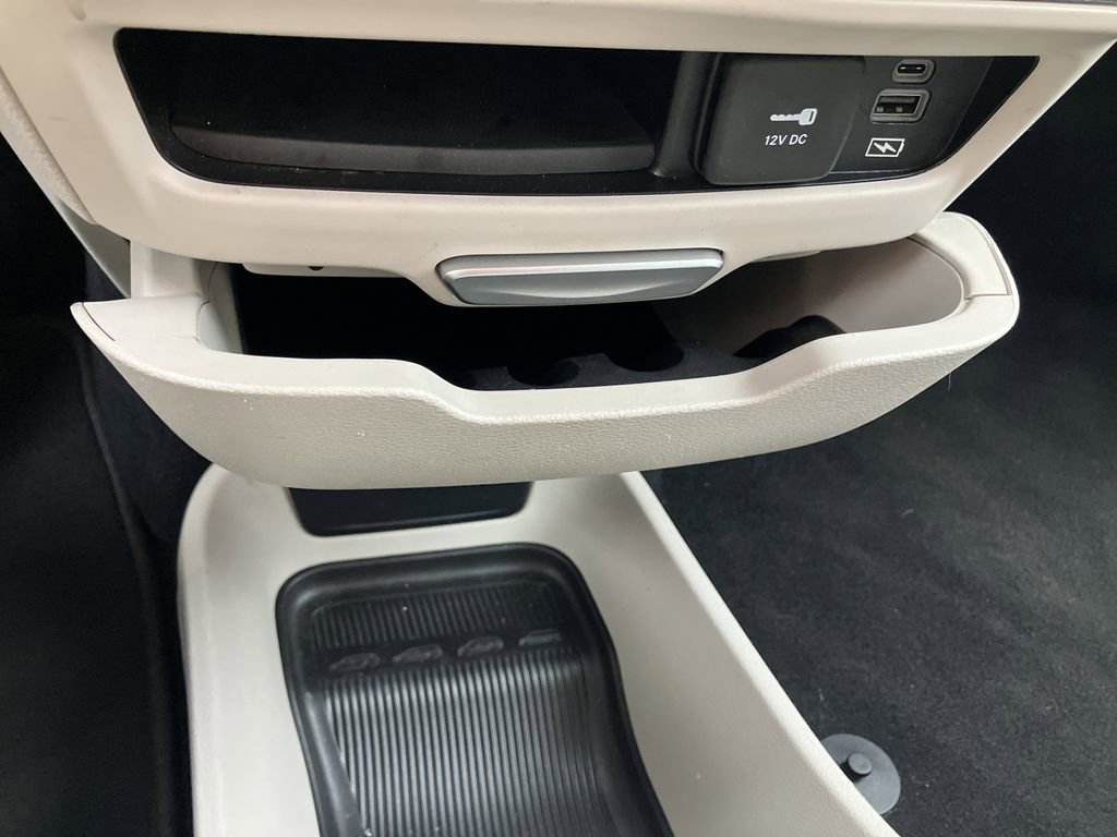Used 2022 Chrysler Pacifica Touring-L FWD image 44