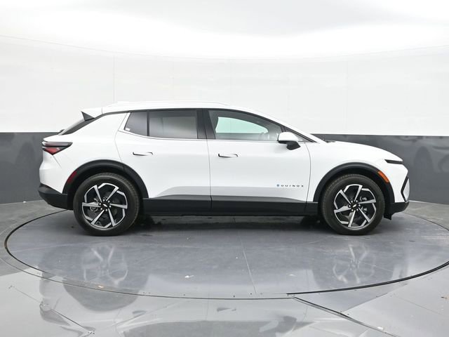 New 2026 Chevrolet Equinox EV LT image 17