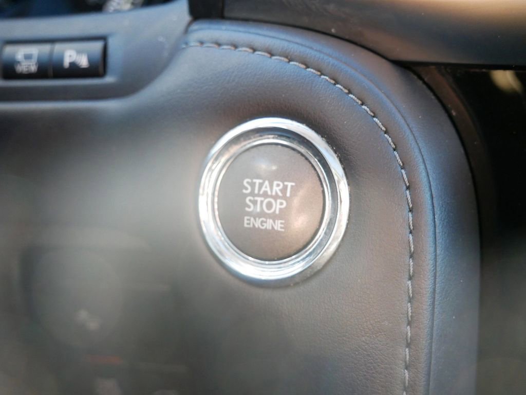 Used 2018 Lexus LX 570 4WD image 28