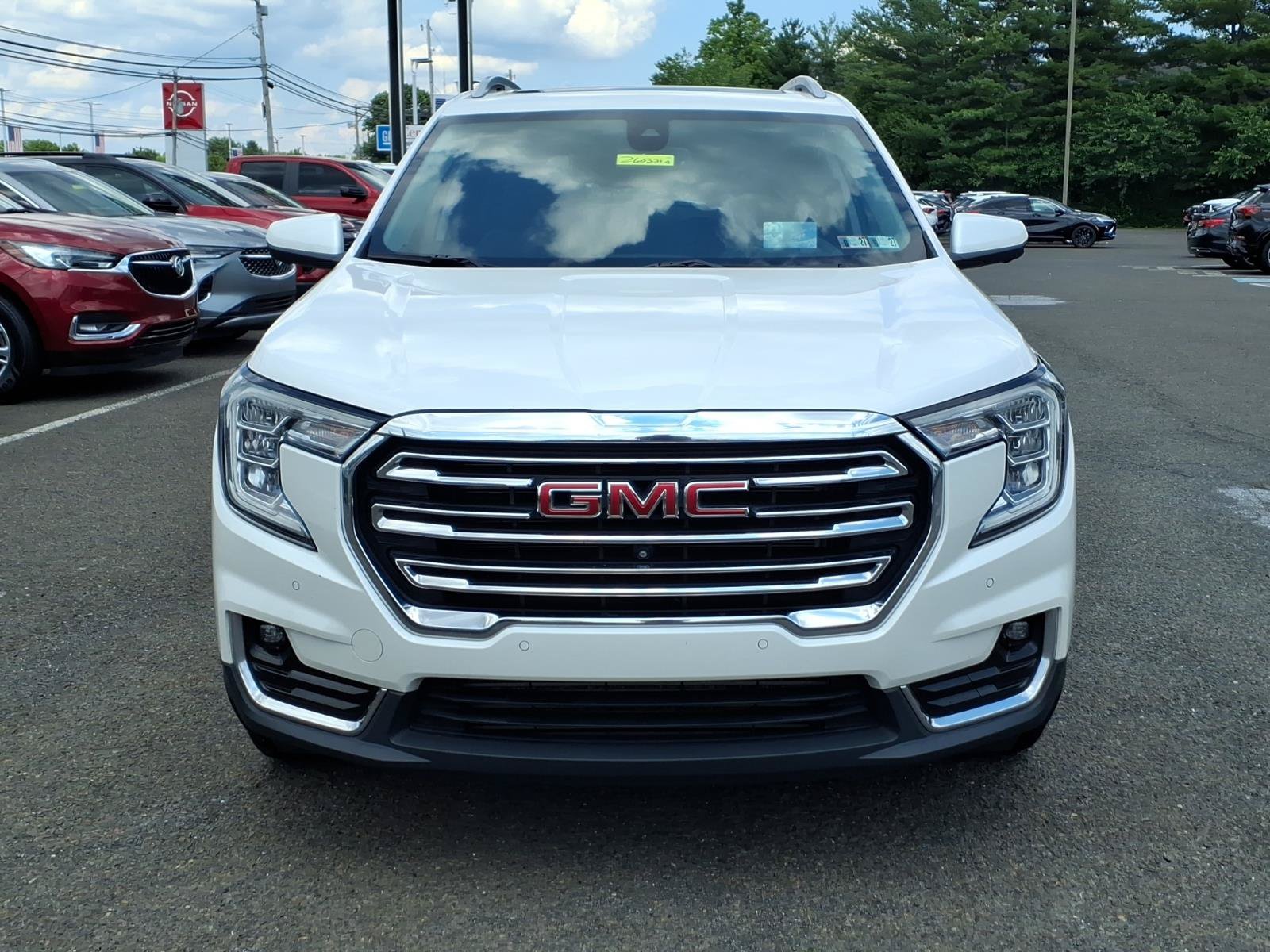 Certified 2022 GMC Terrain SLT w/ Infotainment Package II AWD/4WD image 9
