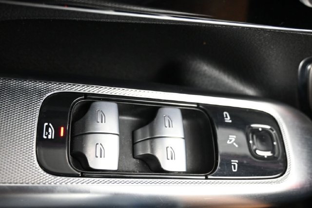 Used 2023 Mercedes-Benz EQE 500 4MATIC Sedan w/ Pinnacle Trim Package image 23