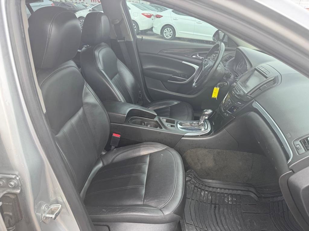 Used 2017 Buick Regal Sport Touring FWD image 18